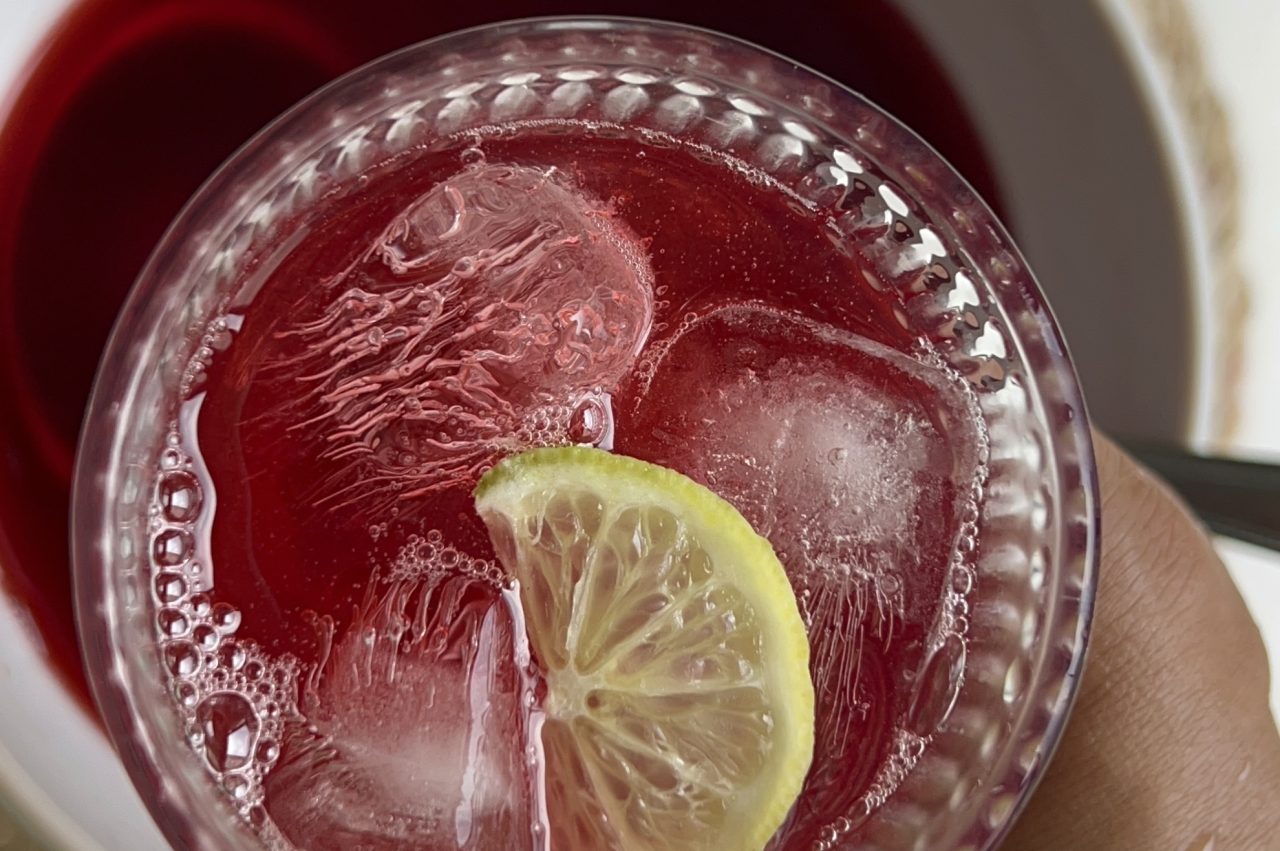 Chicha de Saril o Flor de Jamaica (Sorrel)